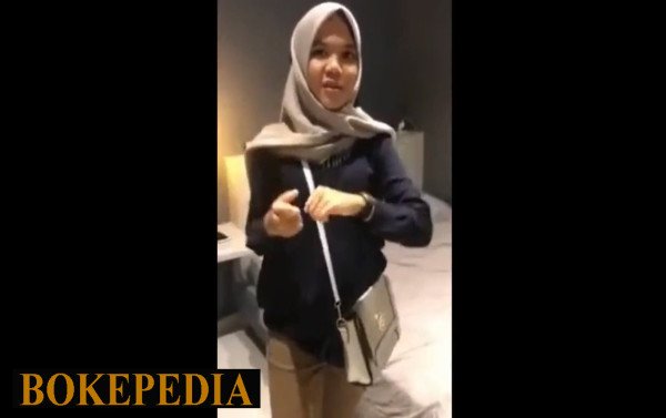 Nuri Hijab ngentut dengan pacarnya di hotel